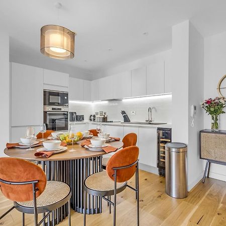 Luxurious & Glamorous Centrally Located 2 Bedroom 2 Bathroom Apartment - Central Birmingham - Secure Parking - Netflix المظهر الخارجي الصورة