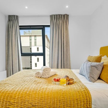 Luxurious & Glamorous Centrally Located 2 Bedroom 2 Bathroom Apartment - Central Birmingham - Secure Parking - Netflix المظهر الخارجي الصورة