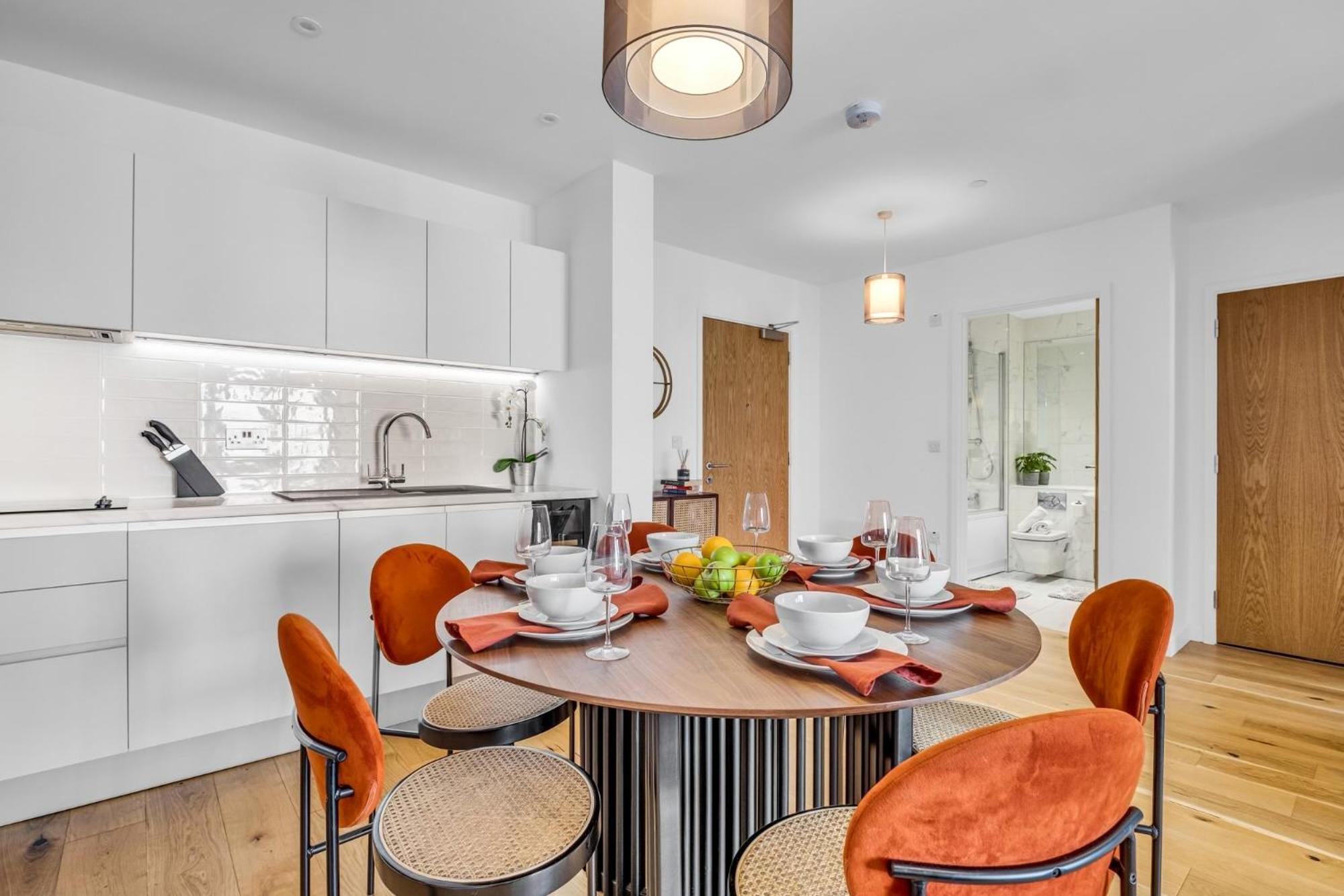 Luxurious & Glamorous Centrally Located 2 Bedroom 2 Bathroom Apartment - Central Birmingham - Secure Parking - Netflix المظهر الخارجي الصورة