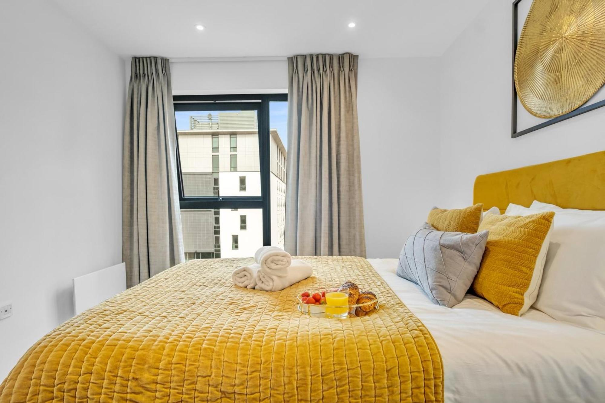Luxurious & Glamorous Centrally Located 2 Bedroom 2 Bathroom Apartment - Central Birmingham - Secure Parking - Netflix المظهر الخارجي الصورة