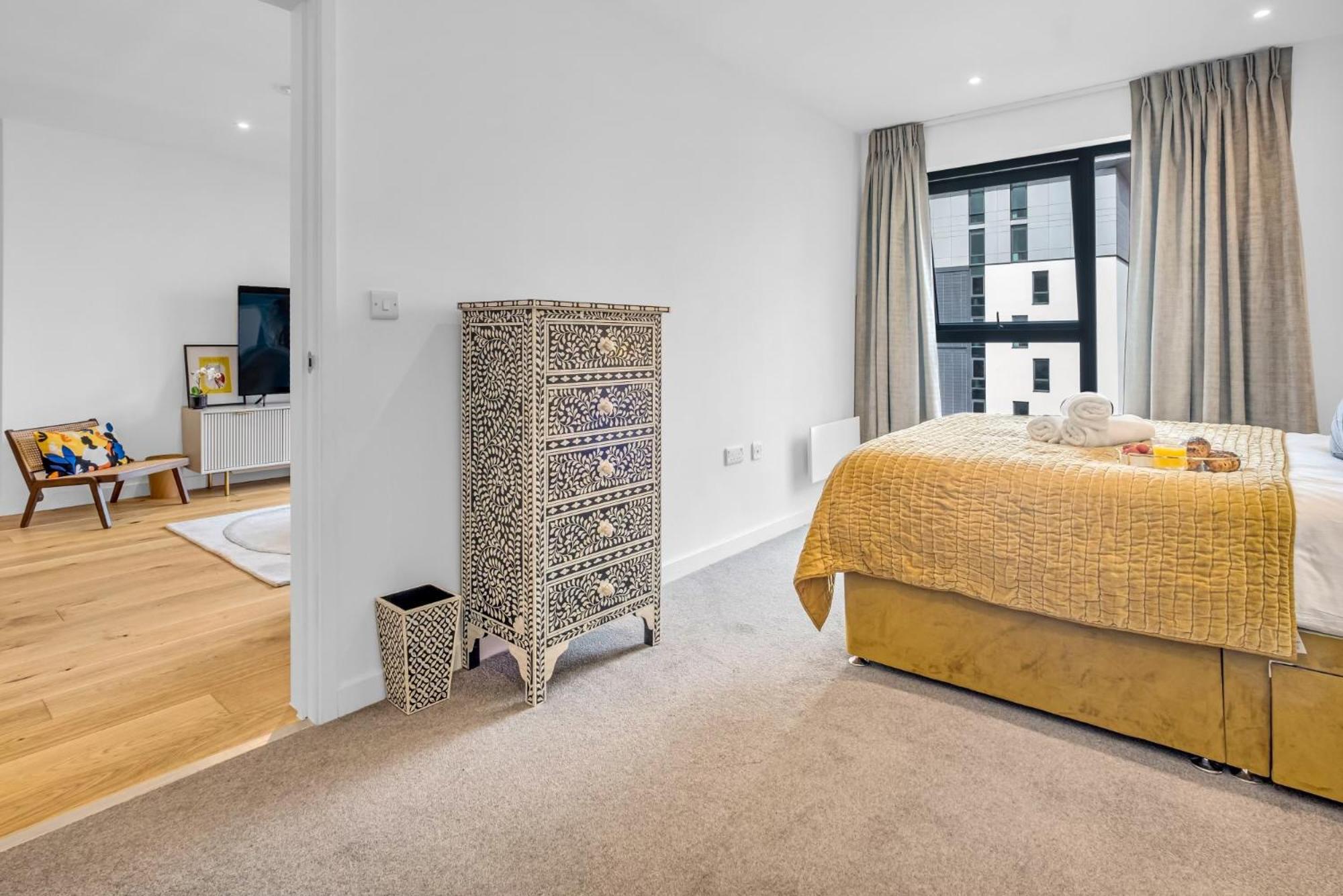 Luxurious & Glamorous Centrally Located 2 Bedroom 2 Bathroom Apartment - Central Birmingham - Secure Parking - Netflix المظهر الخارجي الصورة