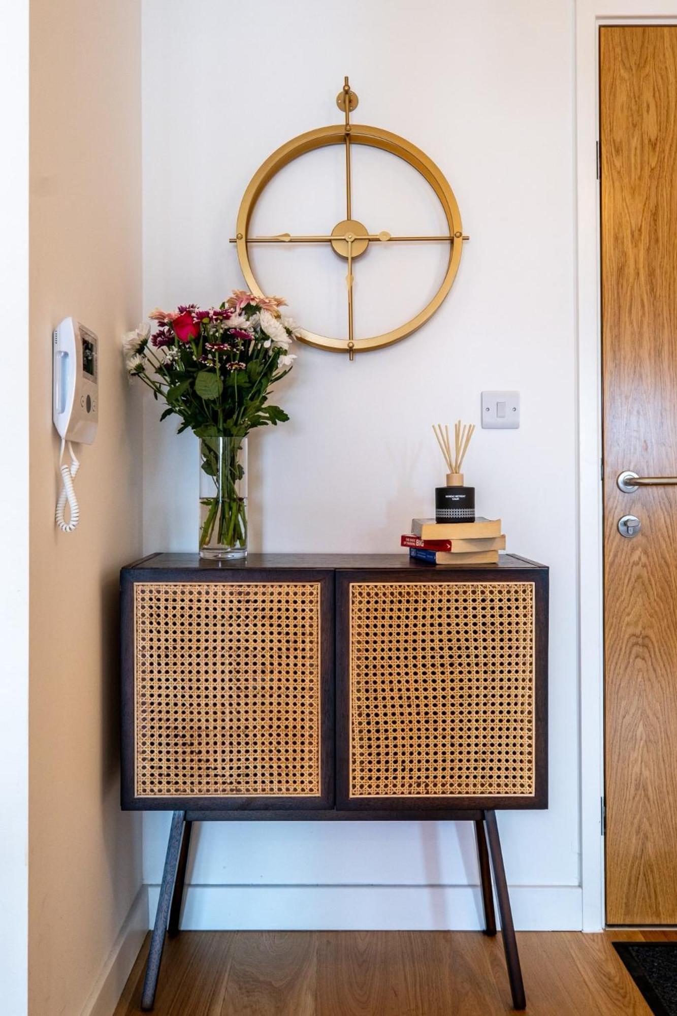 Luxurious & Glamorous Centrally Located 2 Bedroom 2 Bathroom Apartment - Central Birmingham - Secure Parking - Netflix المظهر الخارجي الصورة